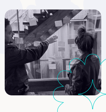 Imagem de reunião das Catarinas Design - mobile